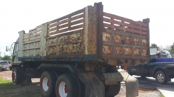 ขายด่วนไอ้หลงเบรคใหญ่สองเพลาดั้มสภาพเดิมๆรรคาเบาๆจัดแนนท์ไดโทร0843923995