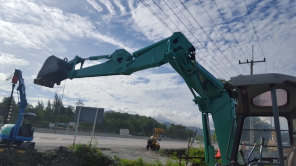 ขายรถขุดyanma B3รุ่นใหม่แขนยาว.บูม3สแต๊ป