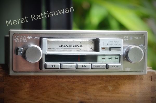 ขายวิทยุเก่า 4 ตัว เติมเต็ม ขายวิทยุเก่า 4 ตัว เติมเต็ม