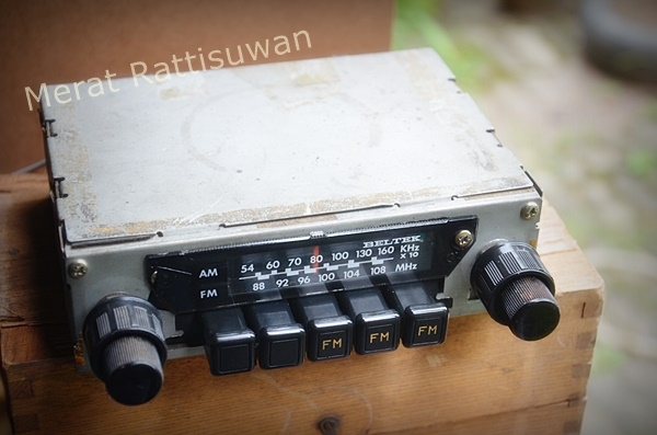 ขายวิทยุเก่า 4 ตัว เติมเต็ม ขายวิทยุเก่า 4 ตัว เติมเต็ม