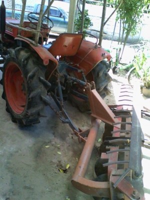 ขายรถไถ Kubota L2000 มีภาพวีดีโอ ราคา 45,000 บาท พร้อมอุปกรณ์ 3 รายการ มีผานหลัง คราด ล้อเหล็ก อุปกร ขายรถไถ Kubota L2000 มีภาพวีดีโอ ราคา 45,000 บาท พร้อมอุปกรณ์ 3 รายการ มีผานหลัง คราด ล้อเหล็ก อุปกร
