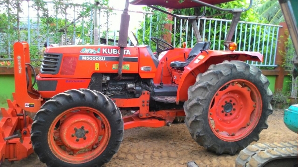 ขายรถไถ KUBOTA M5000 พร้อมดันหน้า ราคา 335,000 ทะเบียนพร้อมโอน รถอยู่ อ.แกลง จ.ระยอง สนใจสอบถาม 0818618678 id line=0818618678   id line=carbonthai  https://www.facebook.com/pages/Tractors-Rayong/307154532717928