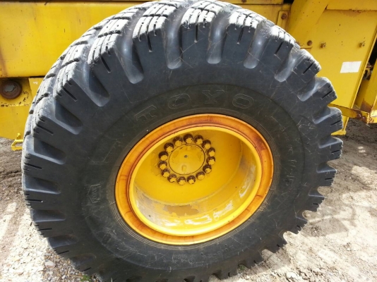 รถตัก Komatsu WA300-1 ซีเรียล 30,000 มาถึงไทยละครับ นำเข้าจากญี่ปุ่น สภาพแจ่มมาก ยางสวย 090-986-2521 อ๊อบ