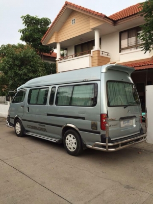 ขายรถตู้หลังคาสูง สีเดิมทั้งคัน วีไอพี พร้อมใช้งาน