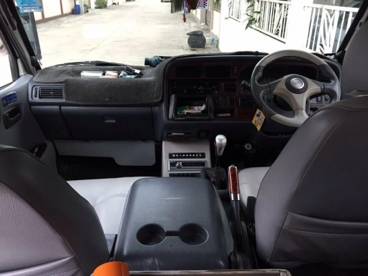 ขายรถตู้หลังคาสูง สีเดิมทั้งคัน วีไอพี พร้อมใช้งาน