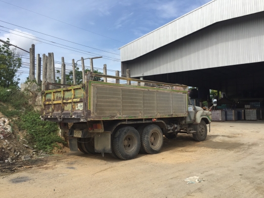 ขายสิบล้อดั้มเพลาเดียวบรรทุกได้ 17 ตัน ยางดีสภาพพร้อมใช้ ขายสิบล้อดั้มเพลาเดียวบรรทุกได้ 17 ตัน ยางดีสภาพพร้อมใช้