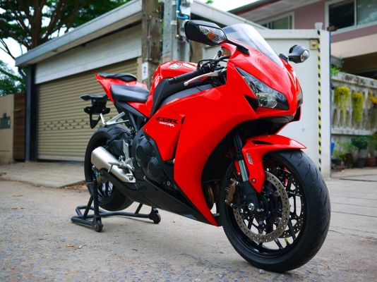 ขาย Honda CBR 1000 รถศูนย์พร้อมทะเบียนแท้ ปี 2014 สภาพสวยกริ๊ป