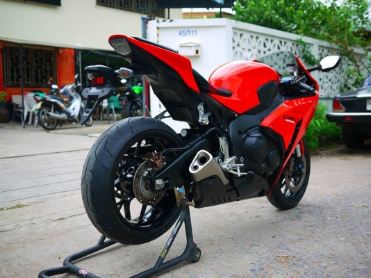 ขาย Honda CBR 1000 รถศูนย์พร้อมทะเบียนแท้ ปี 2014 สภาพสวยกริ๊ป