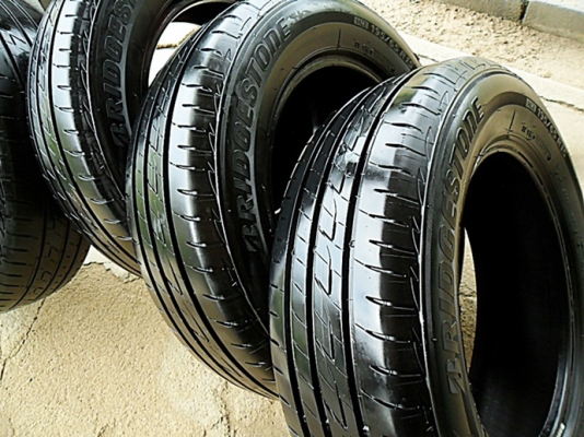 ยางสภาพป้ายแดงขอบ15 บริดสโตน 195-65-R15 ลงพื้นปี14 (4เส้น 4,800บ)สภาพ ยางใหม่