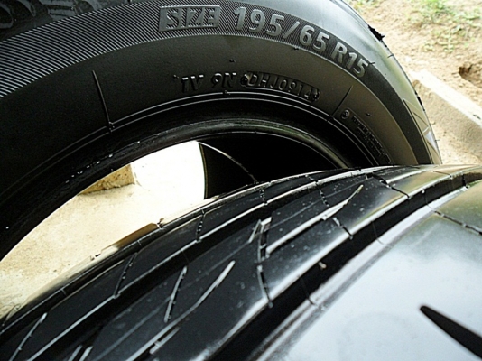 ยางสภาพป้ายแดงขอบ15 บริดสโตน 195-65-R15 ลงพื้นปี14 (4เส้น 4,800บ)สภาพ ยางใหม่