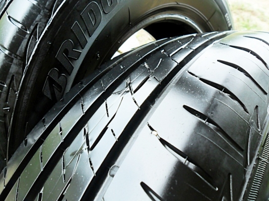 ยางสภาพป้ายแดงขอบ15 บริดสโตน 195-65-R15 ลงพื้นปี14 (4เส้น 4,800บ)สภาพ ยางใหม่