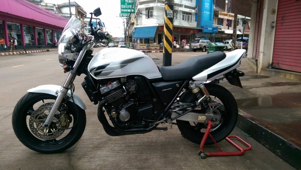 ขายคับ HONDA CB400 ปี98 เวอร์ชั่นSไมล์แดง สีสวย ท่อแต่งแฮนด์บาร์ กันล้ม ชิวหน้า กระจกแต่ง ยางหน้าหลังโซ่สเตอเต็ม อินวอยส์ สรรพสามิตร ราคา 69500 บาท ส่งได้ทั่วไทยคับ สนใจติดต่อ 081-0578282 FACEBOOK ชาญณรงค์ ป๊อป ชัยอมฤต ไอดีไลน์ POPBIGBIKESAKON คับ สนใจรถส