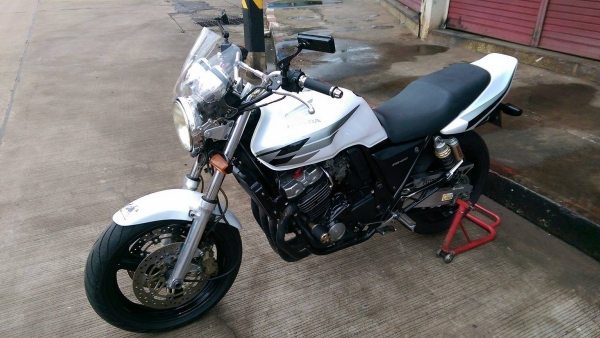 ขายคับ HONDA CB400 ปี98 เวอร์ชั่นSไมล์แดง สีสวย ท่อแต่งแฮนด์บาร์ กันล้ม ชิวหน้า กระจกแต่ง ยางหน้าหลังโซ่สเตอเต็ม อินวอยส์ สรรพสามิตร ราคา 69500 บาท ส่งได้ทั่วไทยคับ สนใจติดต่อ 081-0578282 FACEBOOK ชาญณรงค์ ป๊อป ชัยอมฤต ไอดีไลน์ POPBIGBIKESAKON คับ สนใจรถส