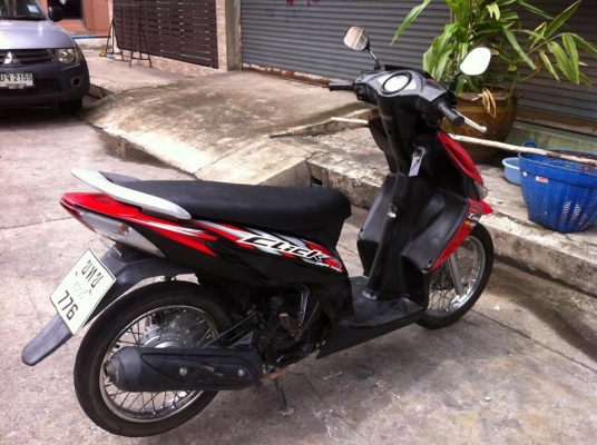 Click  ปี 51 รถบ้าน สีแดง ดำ เครื่องเดิมๆ มีเล่ม เอกสารครบ ทดลองขับได้ทุกวัน โทร. 02-9165022,099-0812002