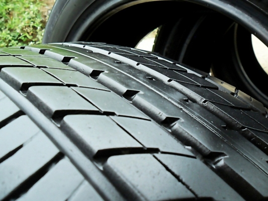 ยางซิ่งขอบ18 โตโย 235-50-R18ลงพื้นปี14 (4เส้น3,900บ) ยางซิ่งขอบ18 โตโย 235-50-R18ลงพื้นปี14 (4เส้น3,900บ)