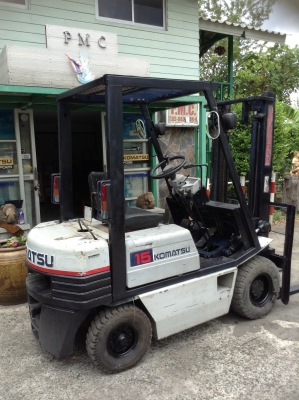 +++ ขายโฟล์คลิฟท์  KOMATSU  FG15-15  ขนาด  1.5  ตัน  เครื่องยนต์เบนซิน  ติดแก๊ส  เสา  3  เมตร  เกียร์ธรรมดา  งา 1,070  มม.  ยางลม