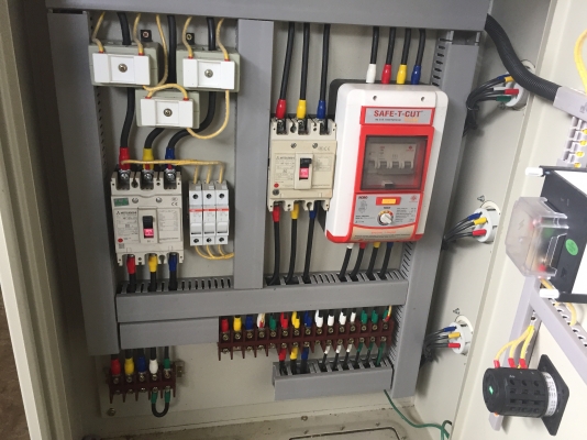 ขายตู้ไฟฟ้าโรงงาน เมน80A มี saveTcut พร้อมในตัว สวยมากครับ