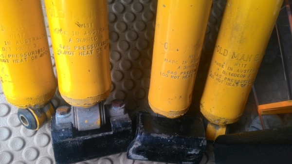 ขายโช๊ค old man emu ขายโช๊ค old man emu