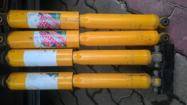 ขายโช๊ค old man emu