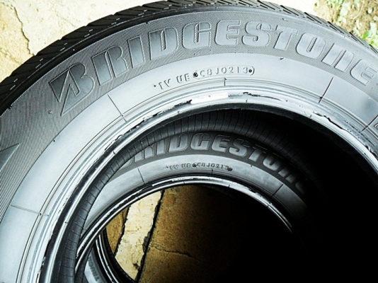 ยางกระบะขอบ16 บริดสโตน215-65-R16 ลงพื้นกลางปี13 (4เส้น2,600บ) ยางกระบะขอบ16 บริดสโตน215-65-R16 ลงพื้นกลางปี13 (4เส้น2,600บ)