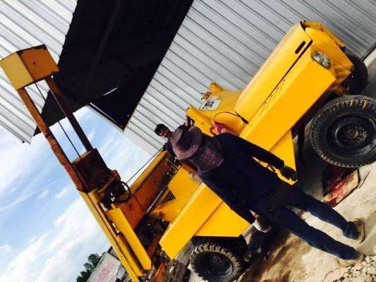 ขายรถทุบปูน DMC สภาพสวยพร้อมใช้ ติดต่อ คุณ อ๊อฟ พิจิตร 086-737-9991