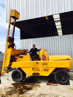 ขายรถทุบปูน DMC สภาพสวยพร้อมใช้ ติดต่อ คุณ อ๊อฟ พิจิตร 086-737-9991