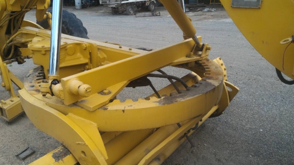 ขายรถเกรต CAT 12F  สภาพสวยพร้อมใช้ ราคาต่อรองได้ ติดต่อได้ที่คุณ อ๊อฟ พิจิตร 086-737-9991