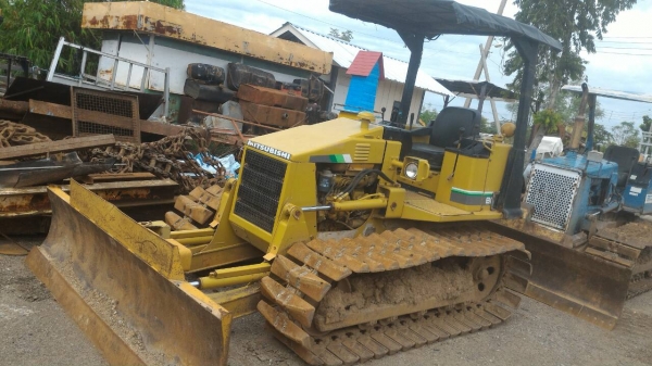 ขายแทร็กเตอมิสซูบอชิรุ่นBD2Gพร้อมใช้งานตีนเป็ด ติดต่อคุณ อ๊อฟ พิจิตร 086-737-9991