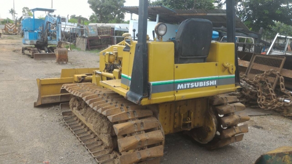 ขายแทร็กเตอมิสซูบอชิรุ่นBD2Gพร้อมใช้งานตีนเป็ด ติดต่อคุณ อ๊อฟ พิจิตร 086-737-9991