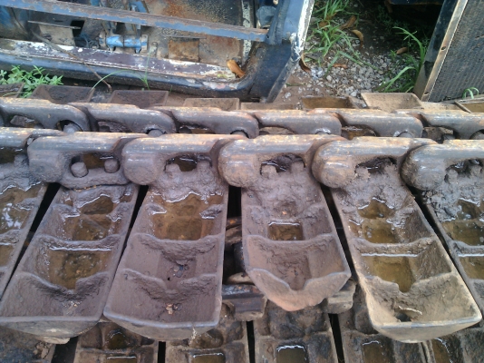 ขายโซ่พร้อมแผ่นตีนเป็ดราคาเศษเหล็ก