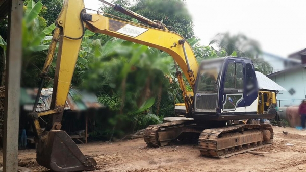 ขายรถขุดแบ็คโคโกเบลโก้SK120-3 มาร์คทรี คอนโทรน้ำมัน ช่วงล่างดี แฟรมสวย แอร์เย็น บูมสวยสภาพพร้อมใช้งาน ทำงานดีพร้อมใช้ ขายรถขุดแบ็คโคโกเบลโก้SK120-3 มาร์คทรี คอนโทรน้ำมัน ช่วงล่างดี แฟรมสวย แอร์เย็น บูมสวยสภาพพร้อมใช้งาน ทำงานดีพร้อมใช้