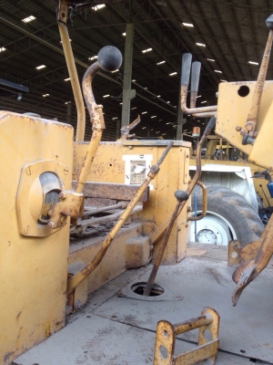 ขายรถแทรคเตอร์ D4E เครื่องไดเรค 9Z เกียร์ตัด ตีนไก่ รถพร้อมทำงาน เอกสารสัญญาซื้อขาย สนใจติดต่อ กุ้งบางมด 098-3248078