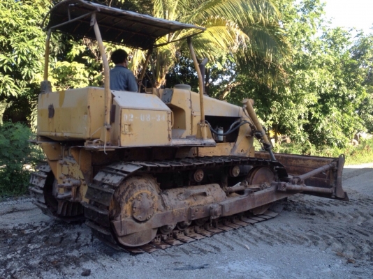 ขายรถแทรคเตอร์ D4E เครื่องไดเรค 9Z เกียร์ตัด ตีนไก่ รถพร้อมทำงาน เอกสารสัญญาซื้อขาย สนใจติดต่อ กุ้งบางมด 098-3248078