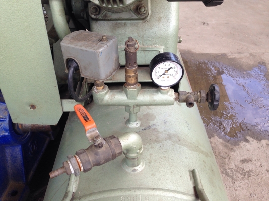 ขายปั้มลม Hitachi มอเตอร์ Teco 7.5HP. ถัง 230 ลิตร สภาพสวยเดิมๆ พร้อมใช้งาน ขายปั้มลม Hitachi มอเตอร์ Teco 7.5HP. ถัง 230 ลิตร สภาพสวยเดิมๆ พร้อมใช้งาน