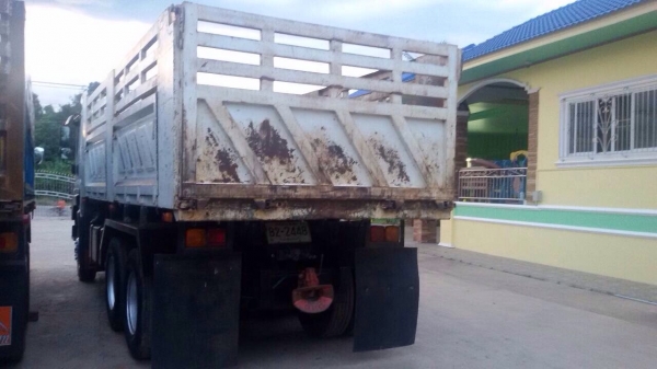 ขายรุบรรทุกสิบล้อดัมพ์ ISUZU 360 ปี 53 กระบะสามมิตร มีระบบลากพ่วง สนใจติดต่อกุ้งบางมด 098-3248078