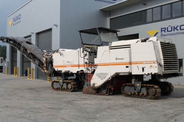 WIRTGEN W2200 2001Y 9,822HR นำเข้าจากเยอรมัน สภาพสวยครับ