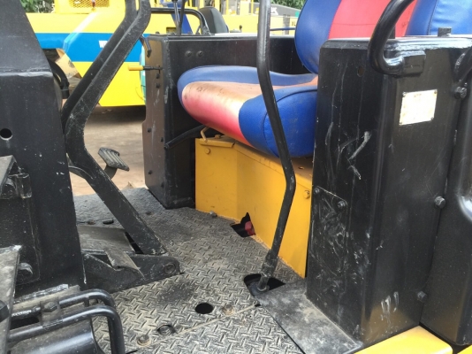 ขายด่วนแทรกเตอร์KOMATSU D20P-5 ใบมีด6ทิศทาง พร้อมใช้งาน