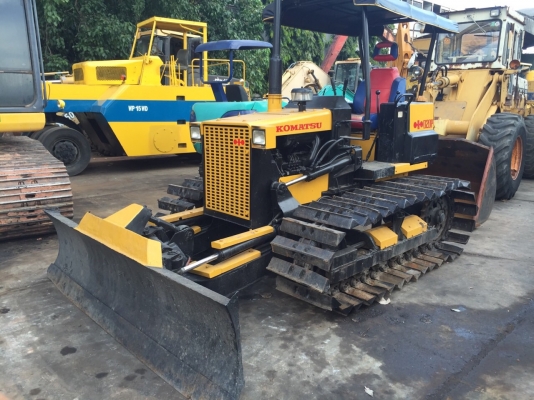 ขายด่วนแทรกเตอร์KOMATSU D20P-5 ใบมีด6ทิศทาง พร้อมใช้งาน