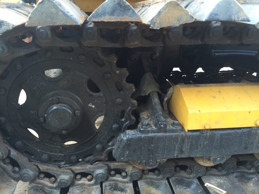 ขายด่วนแทรกเตอร์KOMATSU D20P-5 ใบมีด6ทิศทาง พร้อมใช้งาน