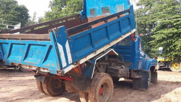 ขาย6ล้อดัมพ์ดินยาง900ด่วน 175แรงเฟืองท้ายfuso เครื่องดี ภาษีปี59 สภาพพร้อมใช้งาน พร้อมชุดโอน พ.เพาเวอร์ แอร์ พร้อมวิ่งลุยงาน