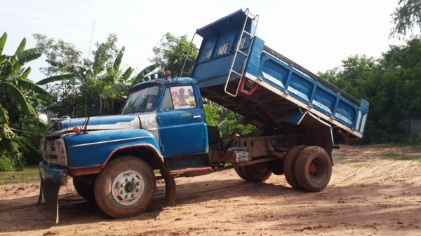 ขาย6ล้อดัมพ์ดินยาง900ด่วน 175แรงเฟืองท้ายfuso เครื่องดี ภาษีปี59 สภาพพร้อมใช้งาน พร้อมชุดโอน พ.เพาเวอร์ แอร์ พร้อมวิ่งลุยงาน