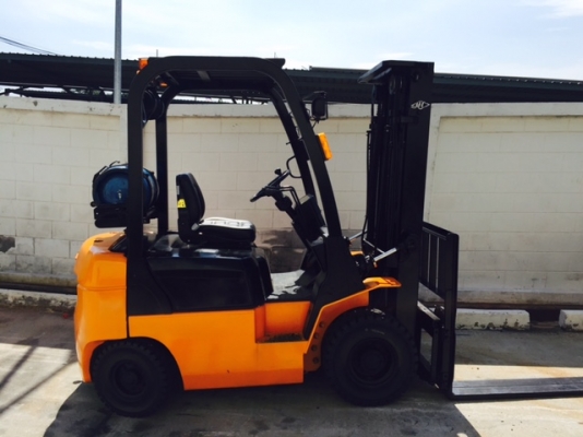 ็HC Forklift ทำแล้ว 1.5 ตันแก๊ส เสา 3 ท่อน 4.30 เมตร