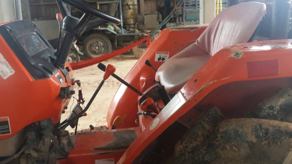 ขายถูกรถไถ34แรง+ดันหน้า+ผาน6