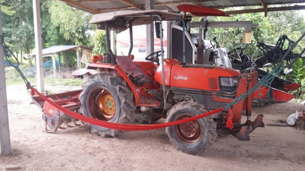 ขายถูกรถไถ34แรง+ดันหน้า+ผาน6