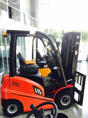 HC Forklift ไฟฟ้า 1.5 ตัน HC Forklift ไฟฟ้า 1.5 ตัน