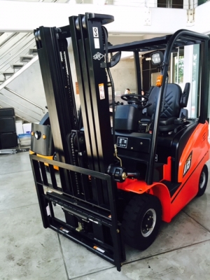 HC Forklift ไฟฟ้า 1.5 ตัน HC Forklift ไฟฟ้า 1.5 ตัน