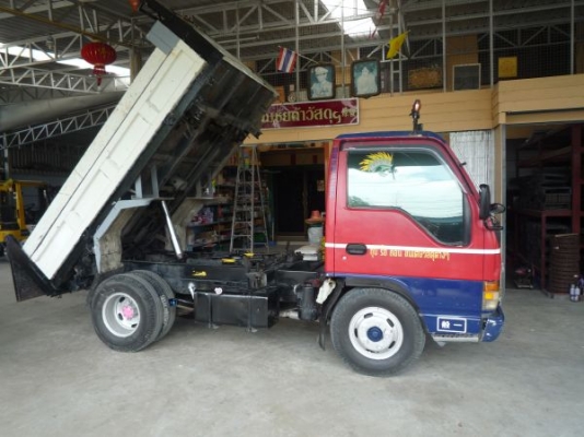 6 ล้อ ดั้มพ์ NKR58E เครื่อง 4HF1