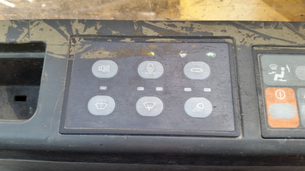 ขายด่วนรถแม็คโครCAT 320C ซีเรียสูงชั่วโม่งทำงานน้อยแอร์เย็นมาก รถนอกนำเข้ายังไม่เคยใช้งาน ในเมืองไทยเลย