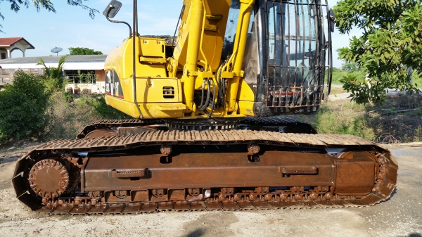 ขายด่วนรถแม็คโครCAT 320C ซีเรียสูงชั่วโม่งทำงานน้อยแอร์เย็นมาก รถนอกนำเข้ายังไม่เคยใช้งาน ในเมืองไทยเลย