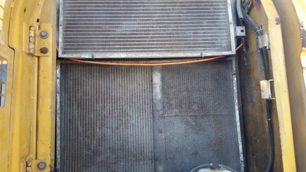 ขายด่วนรถแม็คโครCAT 320C ซีเรียสูงชั่วโม่งทำงานน้อยแอร์เย็นมาก รถนอกนำเข้ายังไม่เคยใช้งาน ในเมืองไทยเลย